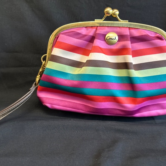 Coach legacy Multicolor Striped kiss lock Wristlet GUC with multiple items insid - Picture 9 of 14